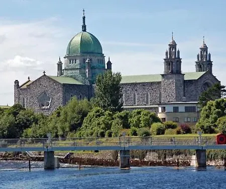 Luxury En-suite With King 5ft Bed - Bedroom Only Galway
